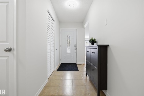 4203 52 Avenue, Beaumont, AB - Indoor Photo Showing Other Room