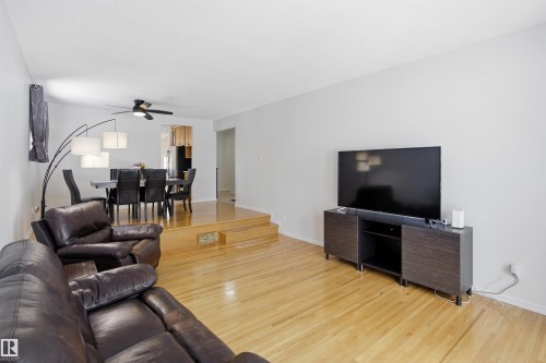 4203 52 Avenue, Beaumont, AB - Indoor Photo Showing Living Room