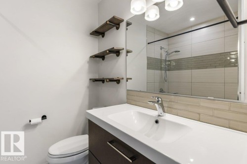 5 Gresham Boulevard, St. Albert, AB - Indoor Photo Showing Bathroom