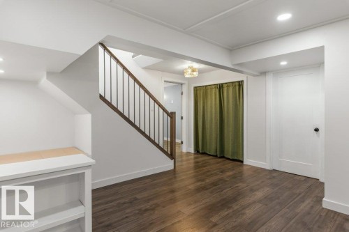 5 Gresham Boulevard, St. Albert, AB - Indoor Photo Showing Other Room