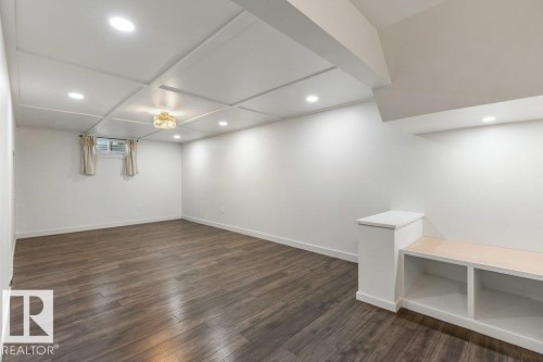 5 Gresham Boulevard, St. Albert, AB - Indoor Photo Showing Other Room