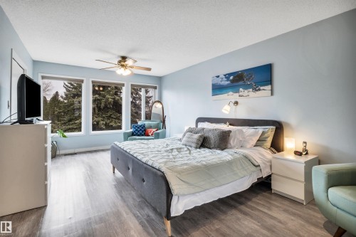 37 Deane Crescent, St. Albert, AB - Indoor Photo Showing Bedroom