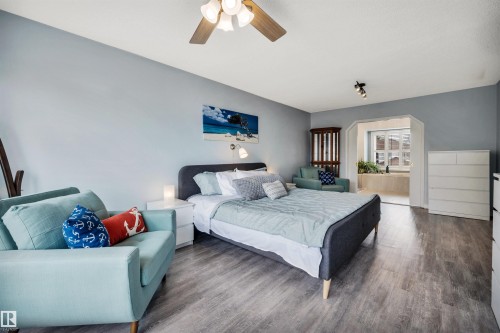 37 Deane Crescent, St. Albert, AB - Indoor Photo Showing Bedroom