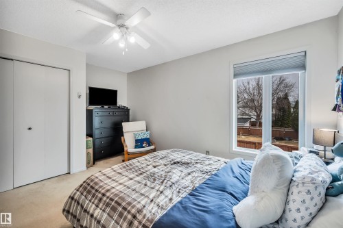 37 Deane Crescent, St. Albert, AB - Indoor Photo Showing Bedroom