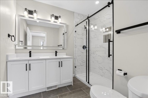 257 Knottwood Road N, Edmonton, AB - Indoor Photo Showing Bathroom