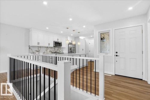 257 Knottwood Road N, Edmonton, AB - Indoor