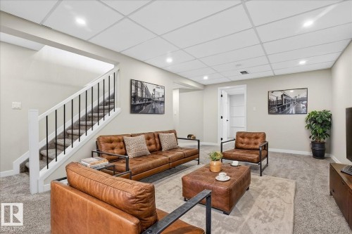 257 Knottwood Road N, Edmonton, AB - Indoor Photo Showing Living Room