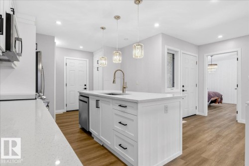257 Knottwood Road N, Edmonton, AB - Indoor Photo Showing Kitchen