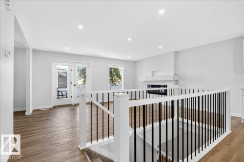 257 Knottwood Road N, Edmonton, AB - Indoor Photo Showing Other Room