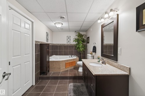 2547 Lockhart Way, Cold Lake, AB - Indoor Photo Showing Bathroom
