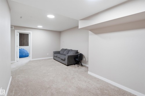 2310 68 Street, Edmonton, AB - Indoor
