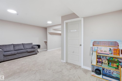 2310 68 Street, Edmonton, AB - Indoor