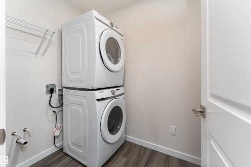 2120 Muckleplum Crescent, Edmonton, AB - Indoor Photo Showing Laundry Room