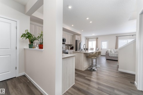 2120 Muckleplum Crescent, Edmonton, AB - Indoor