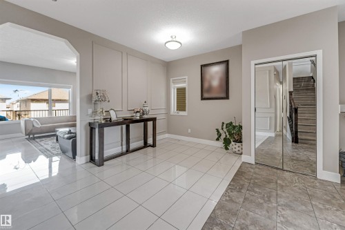 5156 2 Avenue, Edmonton, AB - Indoor Photo Showing Other Room