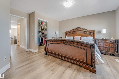 5156 2 Avenue, Edmonton, AB - Indoor Photo Showing Bedroom