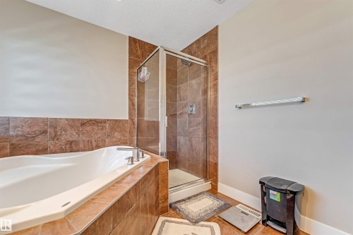 5156 2 Avenue, Edmonton, AB - Indoor Photo Showing Bathroom