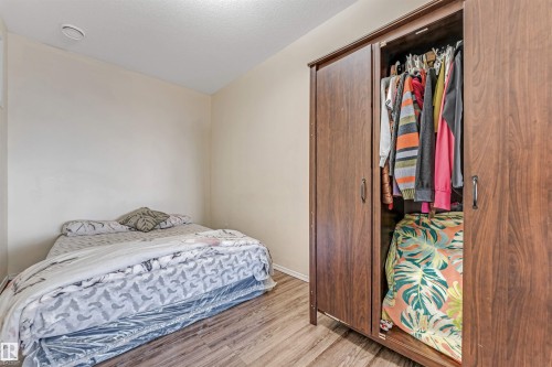 5156 2 Avenue, Edmonton, AB - Indoor Photo Showing Bedroom