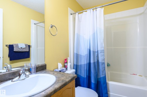 5428 202 Street, Edmonton, AB - Indoor Photo Showing Bathroom
