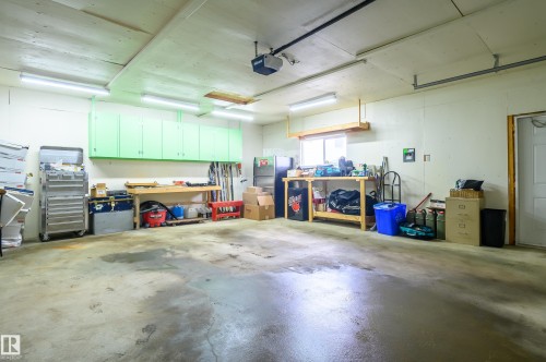 5428 202 Street, Edmonton, AB - Indoor Photo Showing Garage