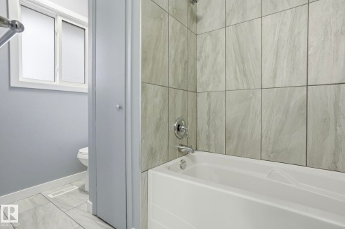 14848 64 Avenue, Edmonton, AB - Indoor Photo Showing Bathroom