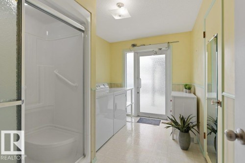 33 Fenwick Crescent, St. Albert, AB - Indoor Photo Showing Bathroom