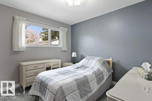 33 Fenwick Crescent, St. Albert, AB - Indoor Photo Showing Bedroom