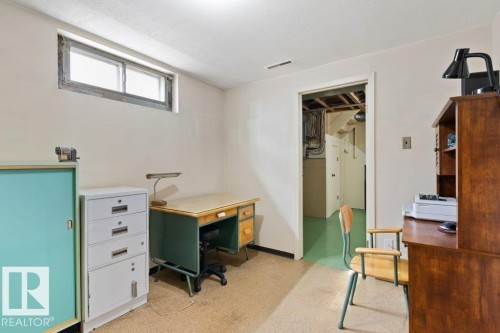 33 Fenwick Crescent, St. Albert, AB - Indoor Photo Showing Office