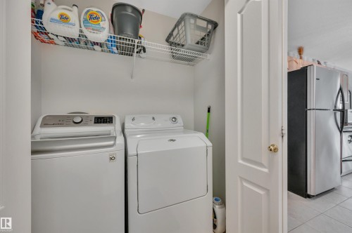 183 Castle Drive, Edmonton, AB - Indoor Photo Showing Laundry Room