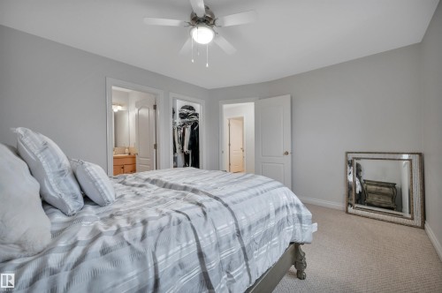 183 Castle Drive, Edmonton, AB - Indoor Photo Showing Bedroom