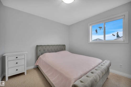 183 Castle Drive, Edmonton, AB - Indoor Photo Showing Bedroom