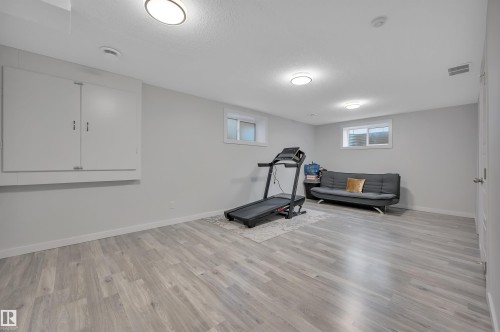 183 Castle Drive, Edmonton, AB - Indoor Photo Showing Other Room