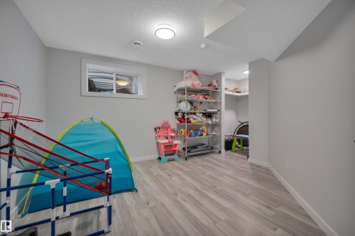 183 Castle Drive, Edmonton, AB - Indoor Photo Showing Other Room