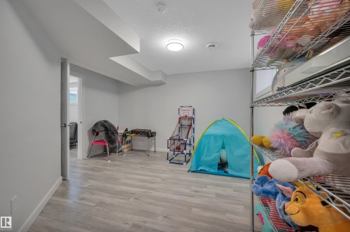 183 Castle Drive, Edmonton, AB - Indoor