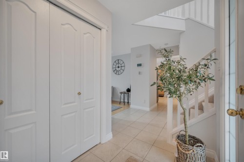 183 Castle Drive, Edmonton, AB - Indoor Photo Showing Other Room