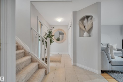 183 Castle Drive, Edmonton, AB - Indoor Photo Showing Other Room