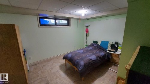 16305 109A Avenue, Edmonton, AB - Indoor Photo Showing Bedroom