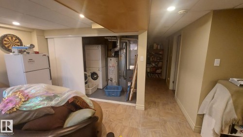 16305 109A Avenue, Edmonton, AB - Indoor