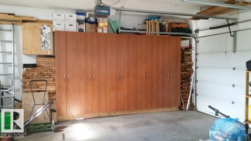 16305 109A Avenue, Edmonton, AB - Indoor Photo Showing Garage