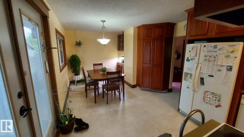 16305 109A Avenue, Edmonton, AB - Indoor