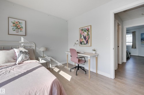 21 6032 38 Avenue, Edmonton, AB - Indoor Photo Showing Bedroom