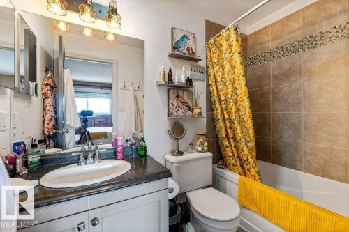 17 Donald Place, St. Albert, AB - Indoor Photo Showing Bathroom