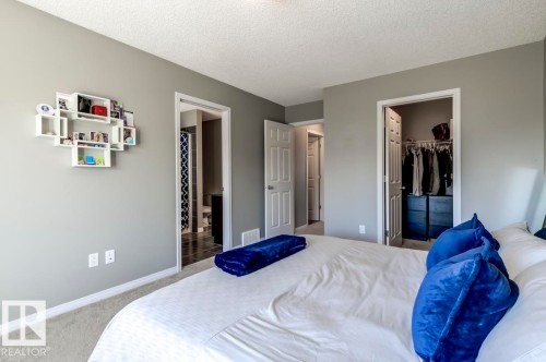 5487 Crabapple Loop Sw, Edmonton, AB - Indoor Photo Showing Bedroom