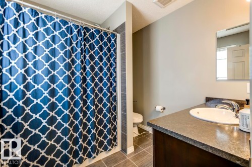 5487 Crabapple Loop Sw, Edmonton, AB - Indoor Photo Showing Bathroom
