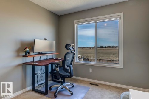 5487 Crabapple Loop Sw, Edmonton, AB - Indoor Photo Showing Office
