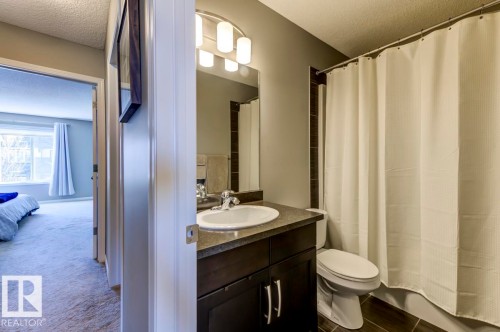 5487 Crabapple Loop Sw, Edmonton, AB - Indoor Photo Showing Bathroom