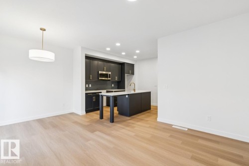 47 710 Mattson Drive Sw, Edmonton, AB - Indoor Photo Showing Kitchen