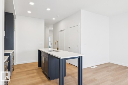 47 710 Mattson Drive Sw, Edmonton, AB - Indoor Photo Showing Kitchen