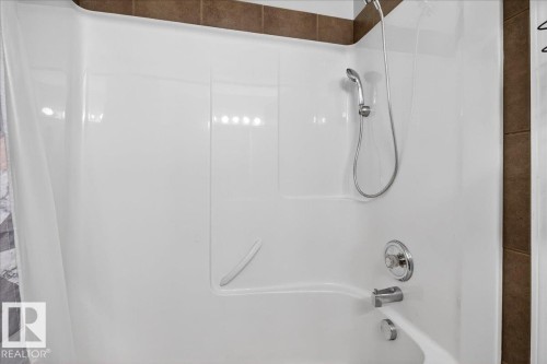 Full bathroom featuring shower / tub combination - 47 230 Edwards Drive, Edmonton, AB - Indoor Photo Showing Bathroom