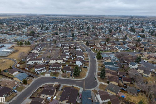Expansive aerial view showcasing a residential neighborhood with numerous single-family homes and mature landscaping - 17120 103 Street, Edmonton, AB - Outdoor With View